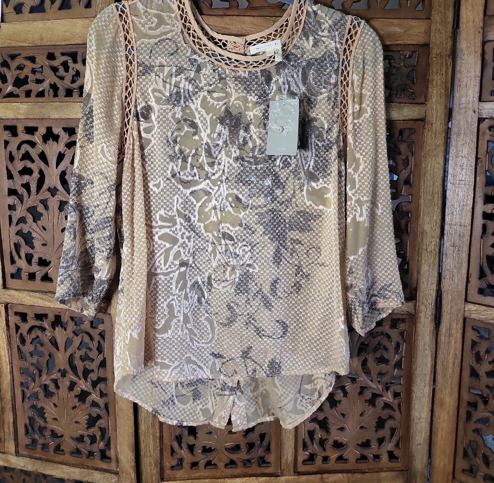 Meadow Rue Peach and Gray Floral Blouse
